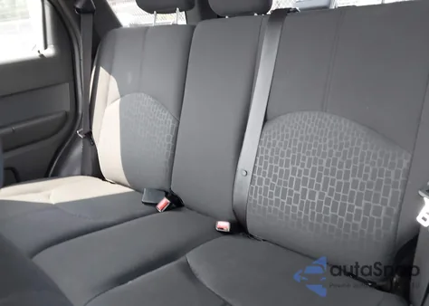 2008 Mercury Mariner from USA, damaged, VIN 4M2CU81158KJ10995